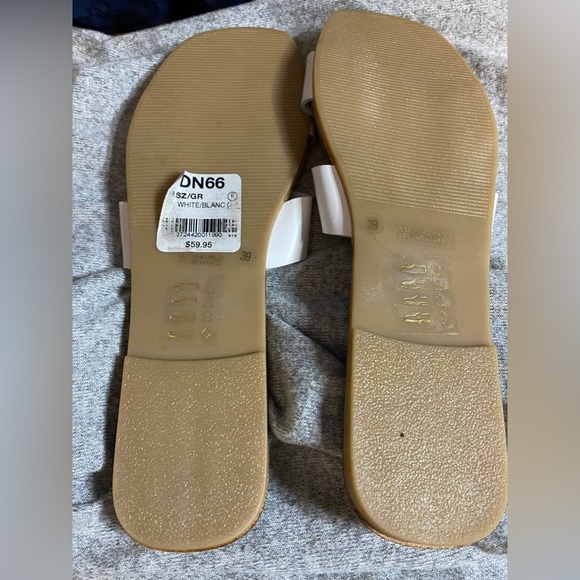 Le Château sandals - Picture 2 of 3